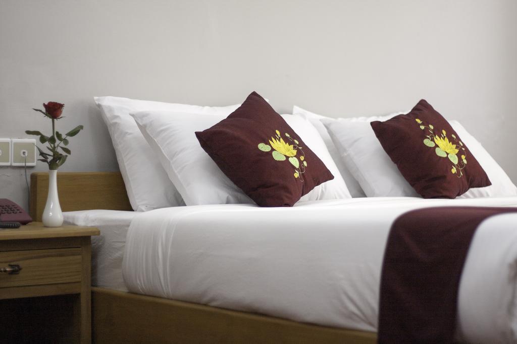 Golden Lotus Inle Hotel Ньоншуэ Номер фото
