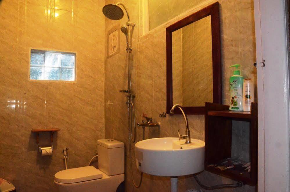 Golden Lotus Inle Hotel Ньоншуэ Экстерьер фото