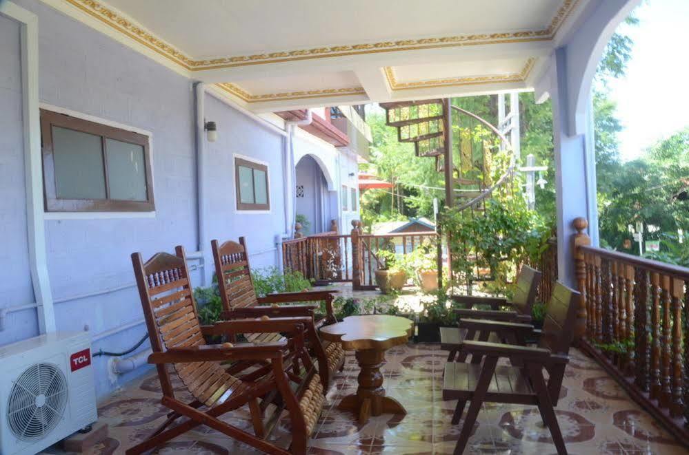 Golden Lotus Inle Hotel Ньоншуэ Экстерьер фото