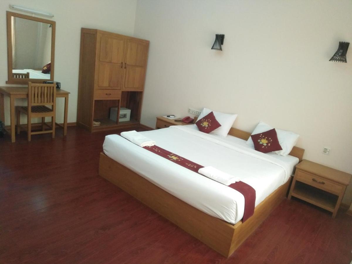 Golden Lotus Inle Hotel Ньоншуэ Экстерьер фото